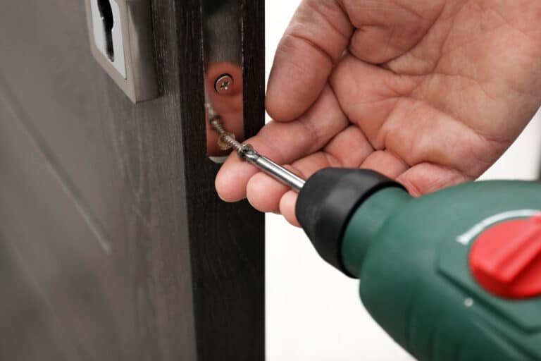 Atout-depann - Remplacement de Verrou en Urgence : Service Express 24h/24 - Featured Image 1